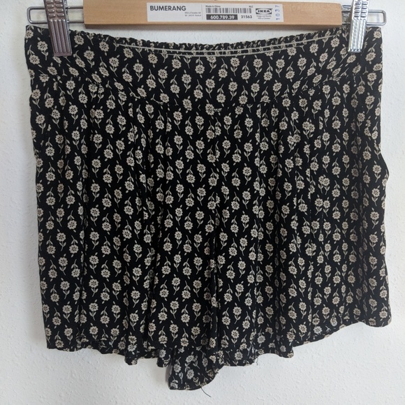 Cotton Shorts - Picture 2 of 2